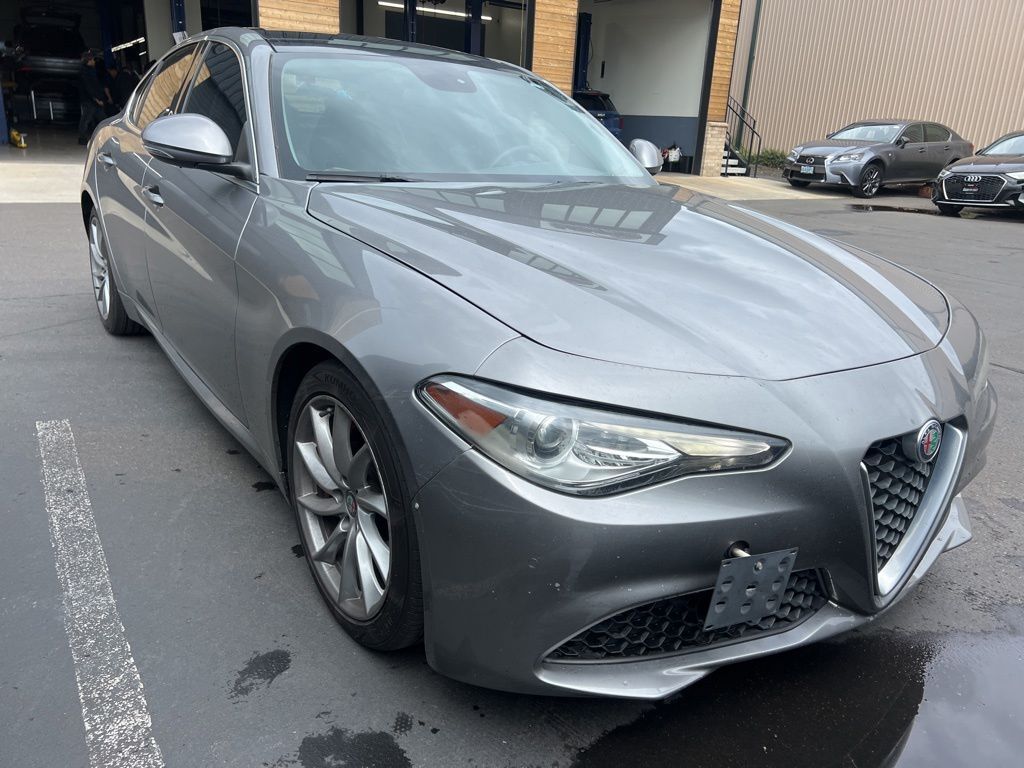 2017 Alfa Romeo Giulia Base