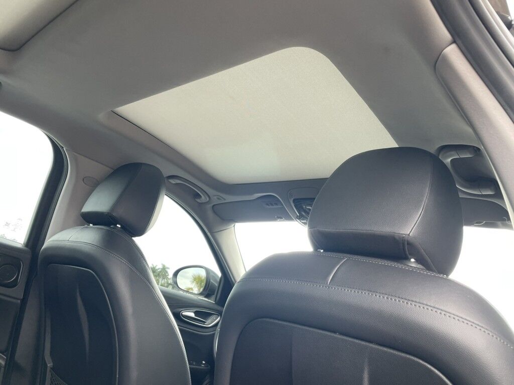 2017 Alfa Romeo Giulia NAVIGATION~DUAL PANE SUNROOF~ONLINE FINANCE AND SHIPPING AVAILABLE!!! Sarasota FL