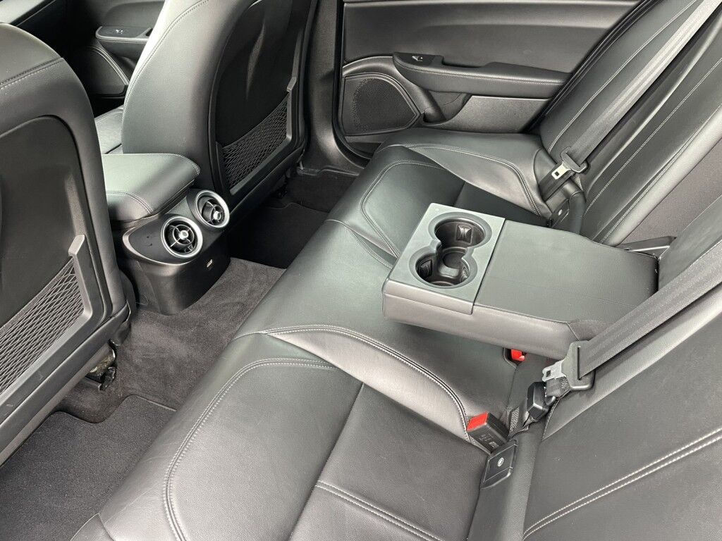 2017 Alfa Romeo Giulia NAVIGATION~DUAL PANE SUNROOF~ONLINE FINANCE AND SHIPPING AVAILABLE!!! Sarasota FL