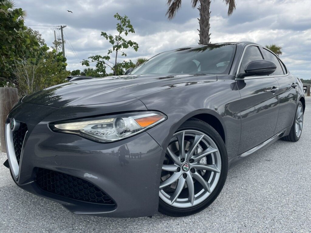 2017 Alfa Romeo Giulia NAVIGATION~DUAL PANE SUNROOF~ONLINE FINANCE AND SHIPPING AVAILABLE!!!