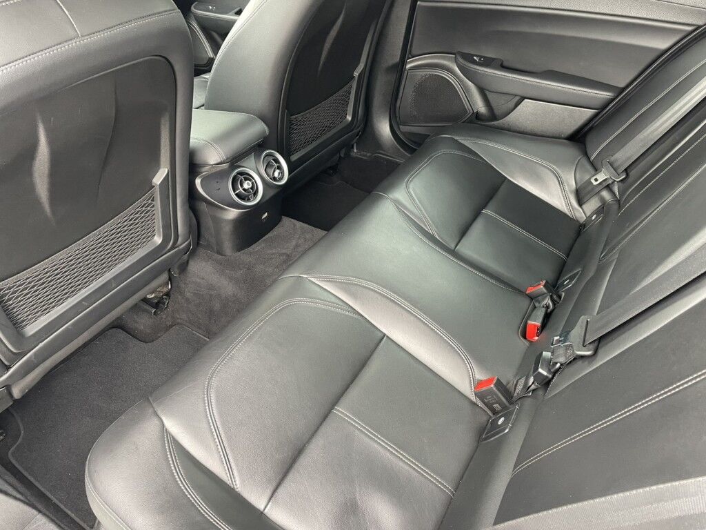 2017 Alfa Romeo Giulia NAVIGATION~DUAL PANE SUNROOF~ONLINE FINANCE AND SHIPPING AVAILABLE!!! Sarasota FL
