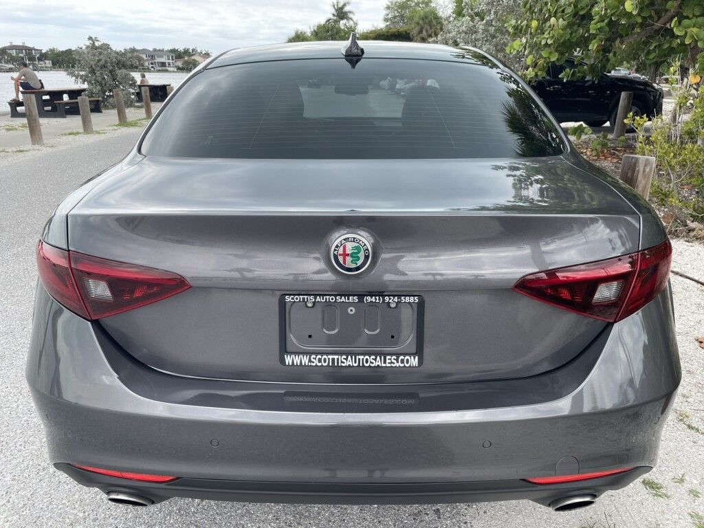 2017 Alfa Romeo Giulia NAVIGATION~DUAL PANE SUNROOF~ONLINE FINANCE AND SHIPPING AVAILABLE!!! Sarasota FL