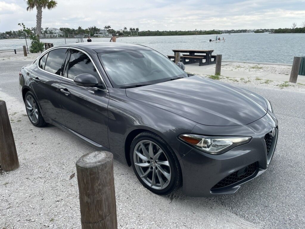 2017 Alfa Romeo Giulia NAVIGATION~DUAL PANE SUNROOF~ONLINE FINANCE AND SHIPPING AVAILABLE!!! Sarasota FL