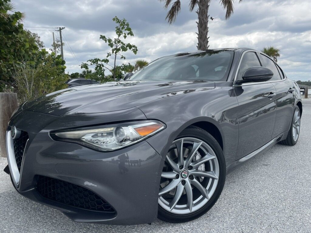 2017 Alfa Romeo Giulia NAVIGATION~DUAL PANE SUNROOF~ONLINE FINANCE AND SHIPPING AVAILABLE!!! Sarasota FL