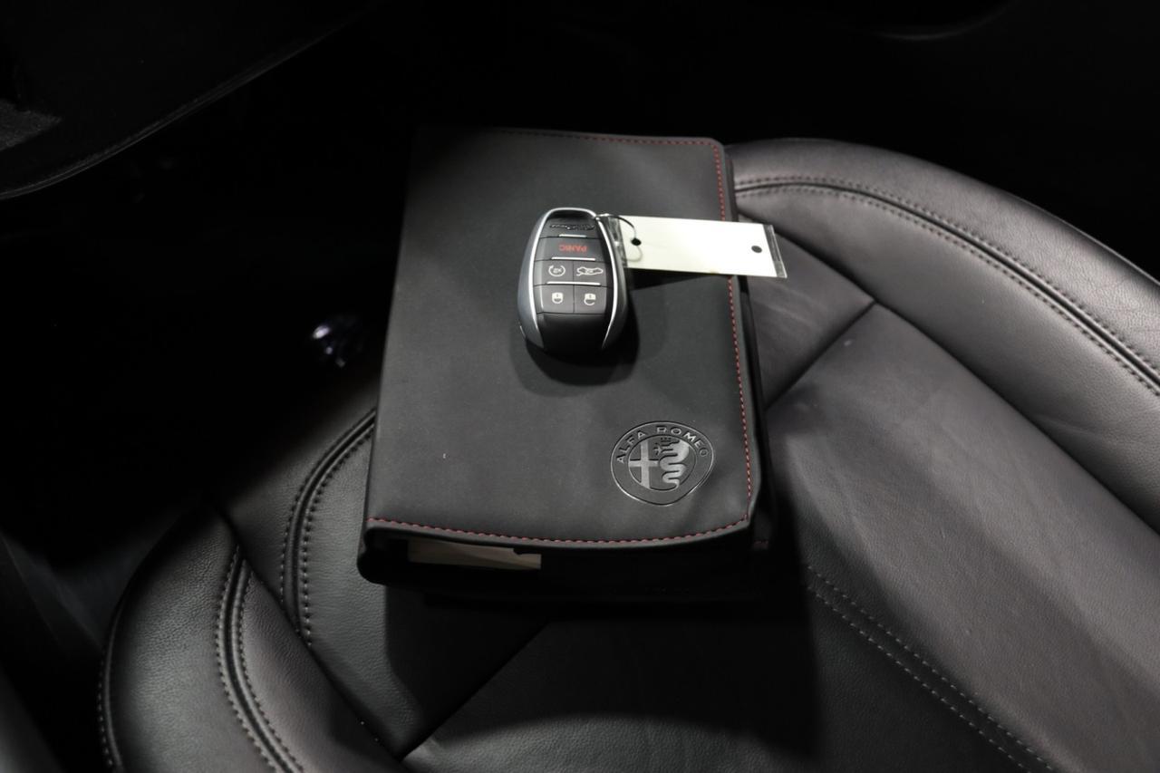 2017 Alfa Romeo Giulia w/Navigation 4dr Sedan Skokie IL