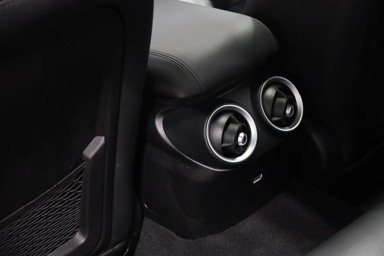 2017 Alfa Romeo Giulia w/Navigation 4dr Sedan Skokie IL