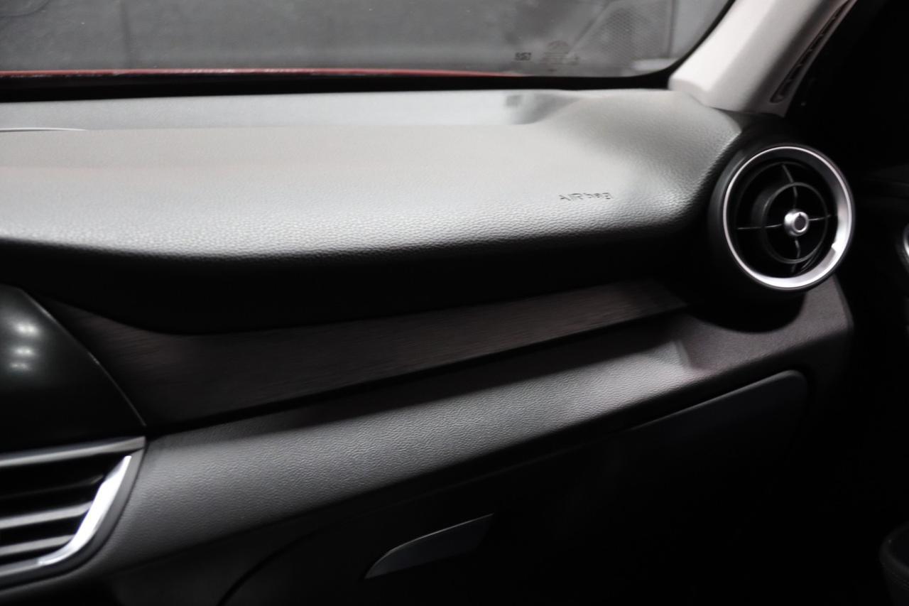 2017 Alfa Romeo Giulia w/Navigation 4dr Sedan Skokie IL