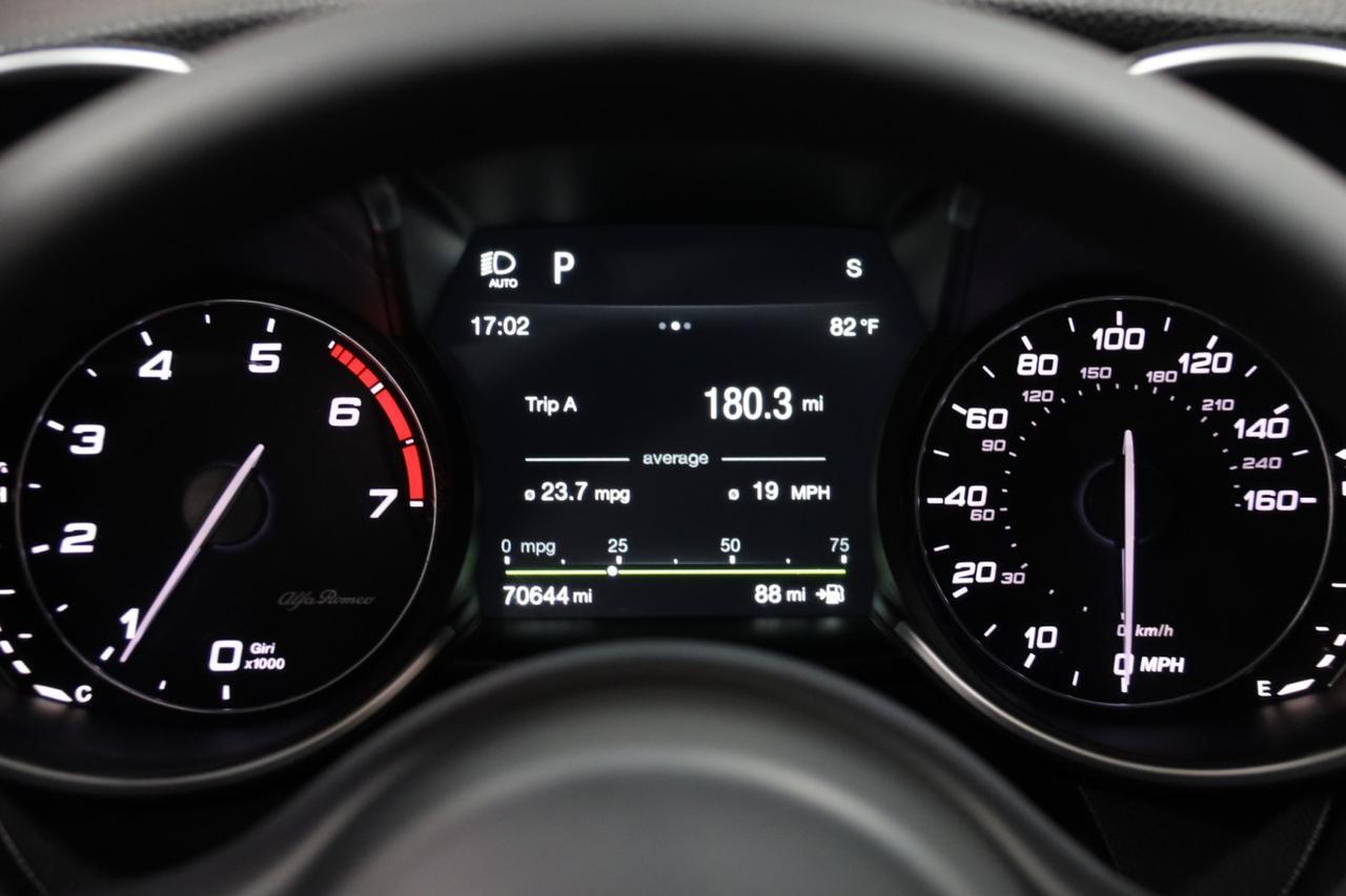 2017 Alfa Romeo Giulia w/Navigation 4dr Sedan Skokie IL