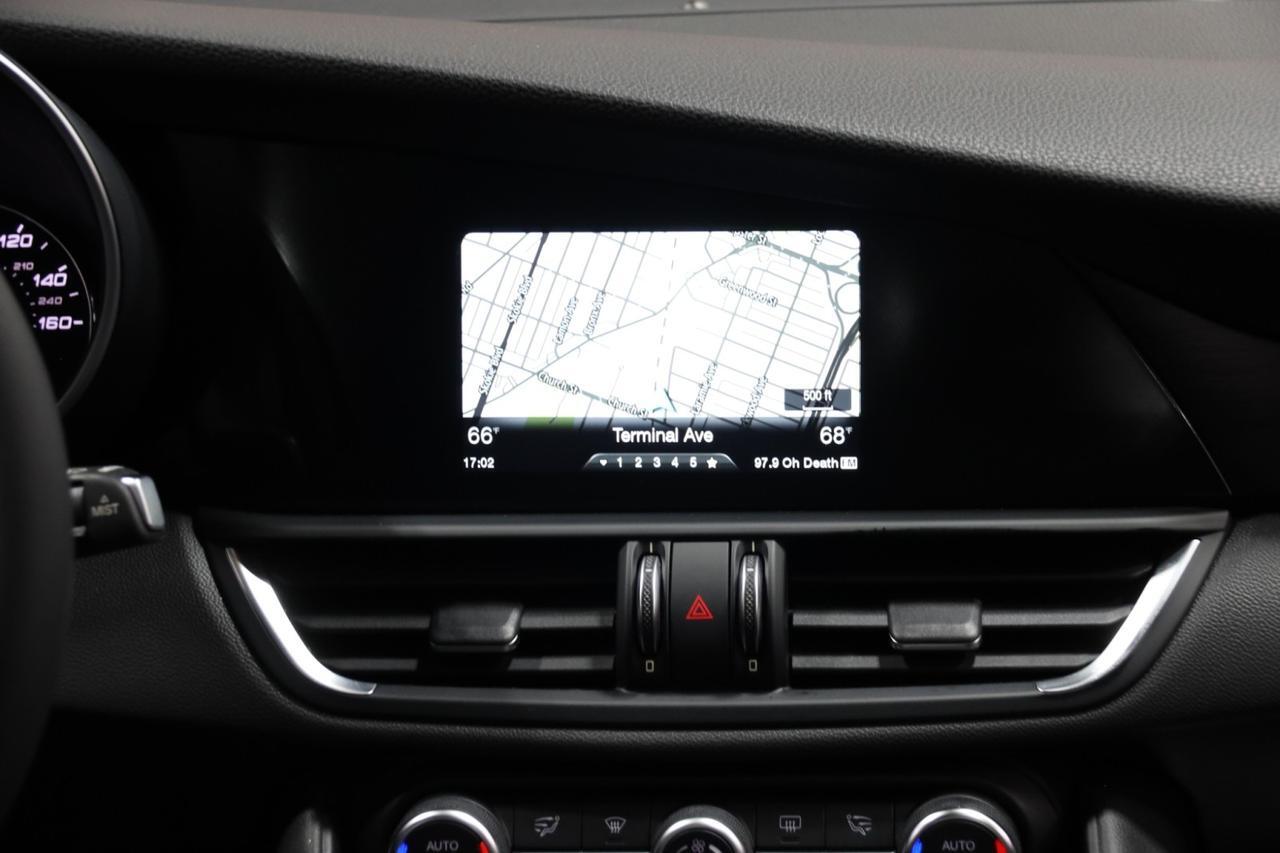 2017 Alfa Romeo Giulia w/Navigation 4dr Sedan Skokie IL
