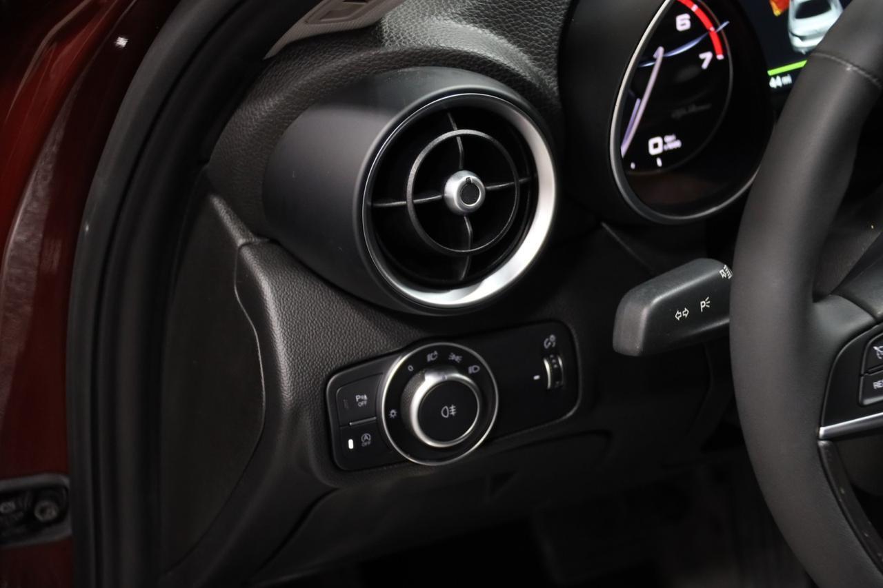 2017 Alfa Romeo Giulia w/Navigation 4dr Sedan Skokie IL