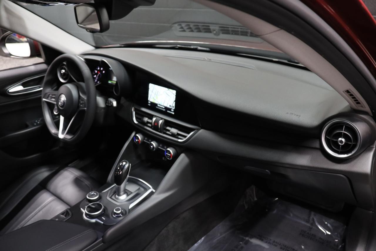 2017 Alfa Romeo Giulia w/Navigation 4dr Sedan Skokie IL