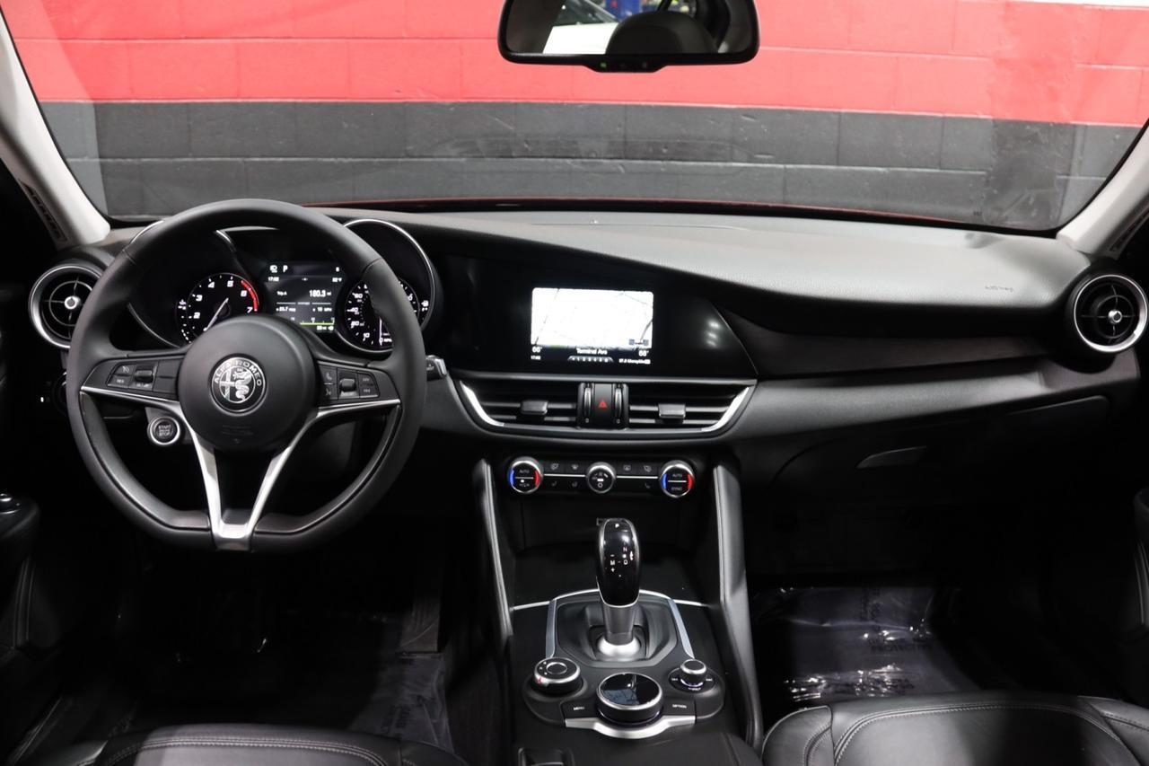 2017 Alfa Romeo Giulia w/Navigation 4dr Sedan Skokie IL