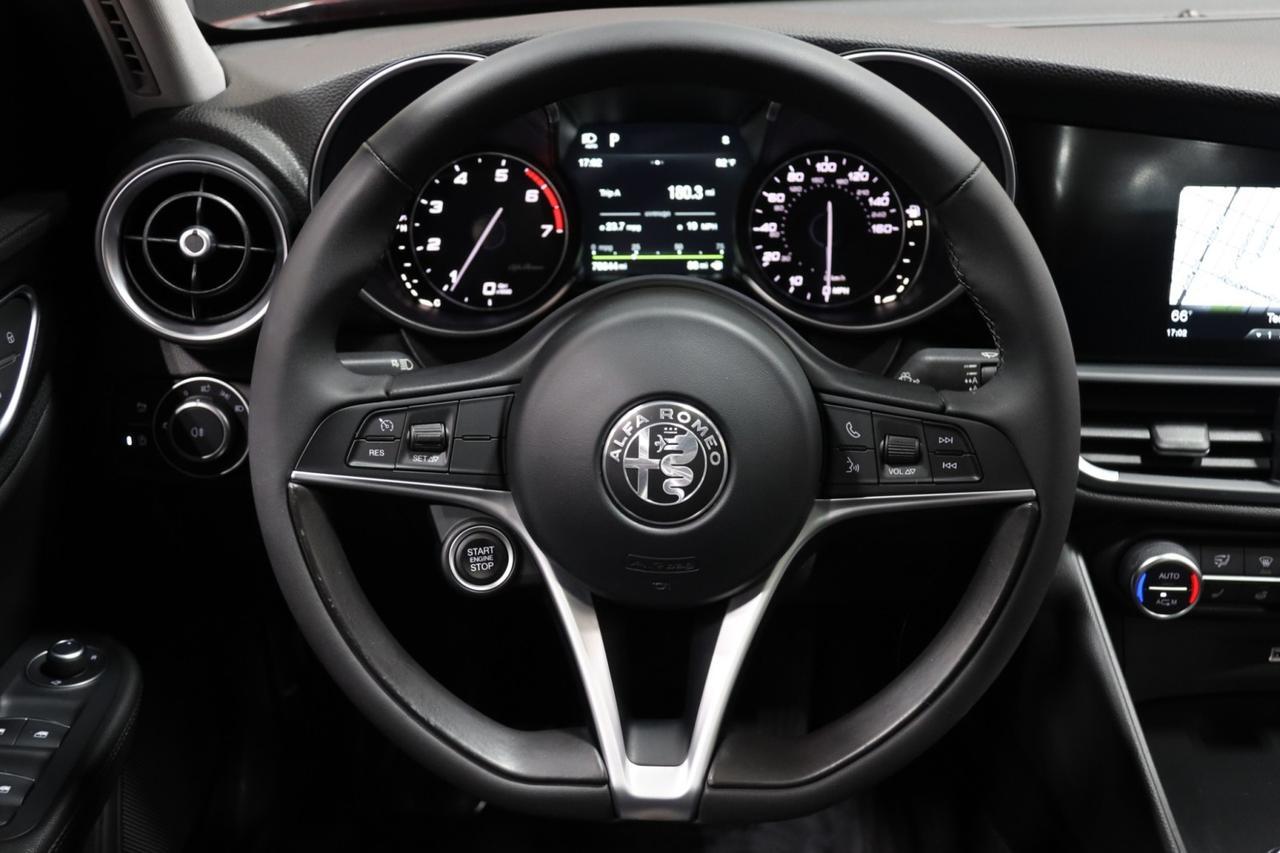 2017 Alfa Romeo Giulia w/Navigation 4dr Sedan Skokie IL