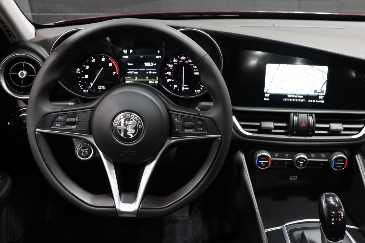 2017 Alfa Romeo Giulia w/Navigation 4dr Sedan Skokie IL
