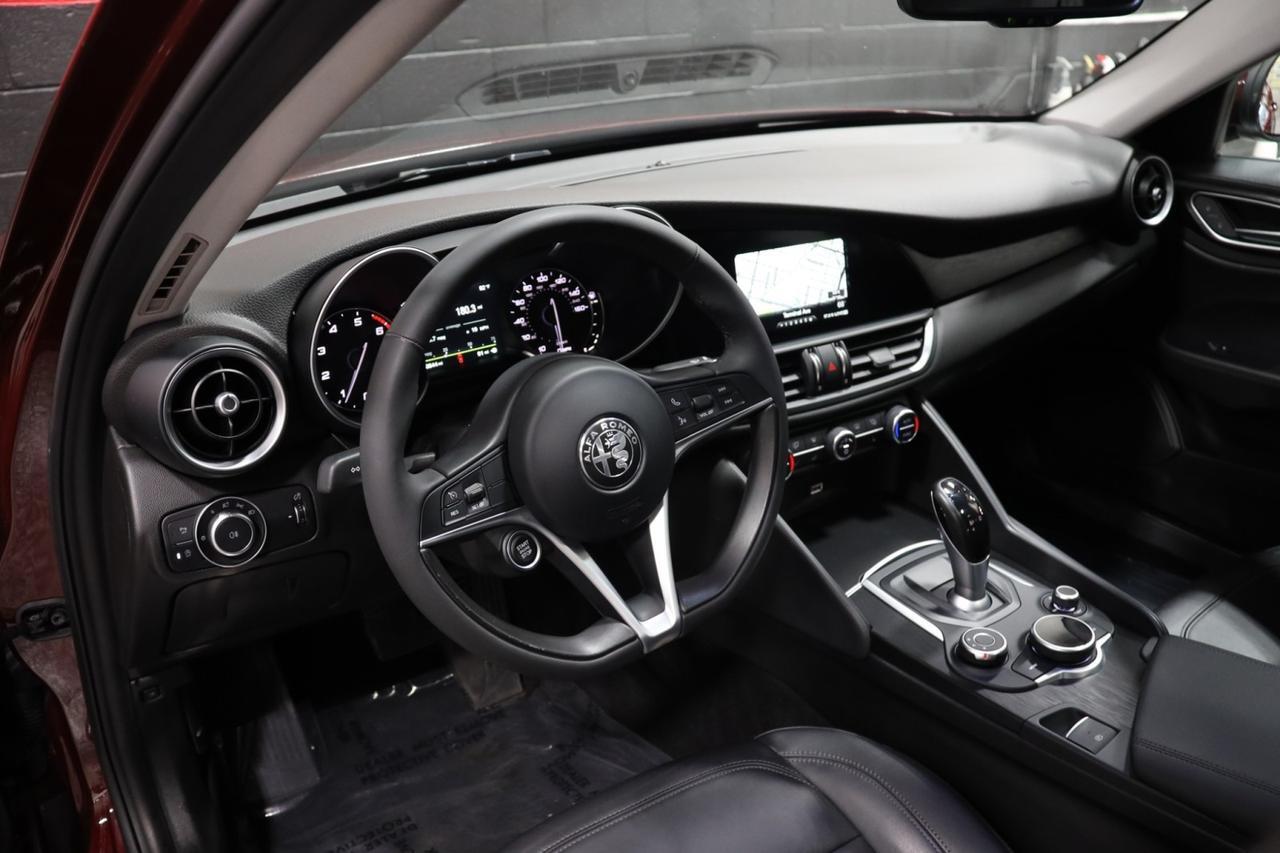 2017 Alfa Romeo Giulia w/Navigation 4dr Sedan Skokie IL