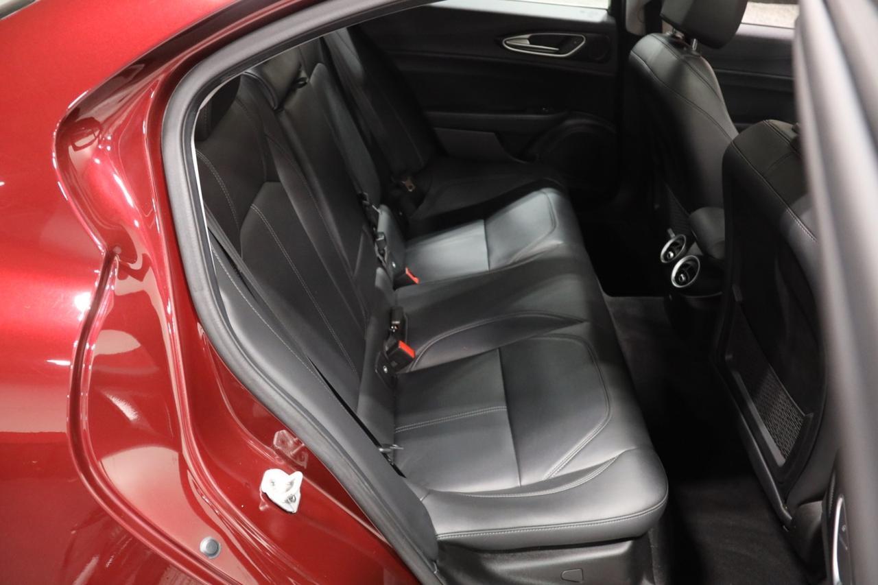 2017 Alfa Romeo Giulia w/Navigation 4dr Sedan Skokie IL