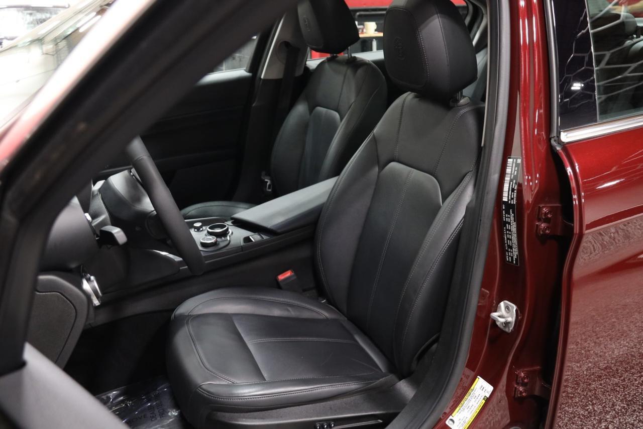 2017 Alfa Romeo Giulia w/Navigation 4dr Sedan Skokie IL