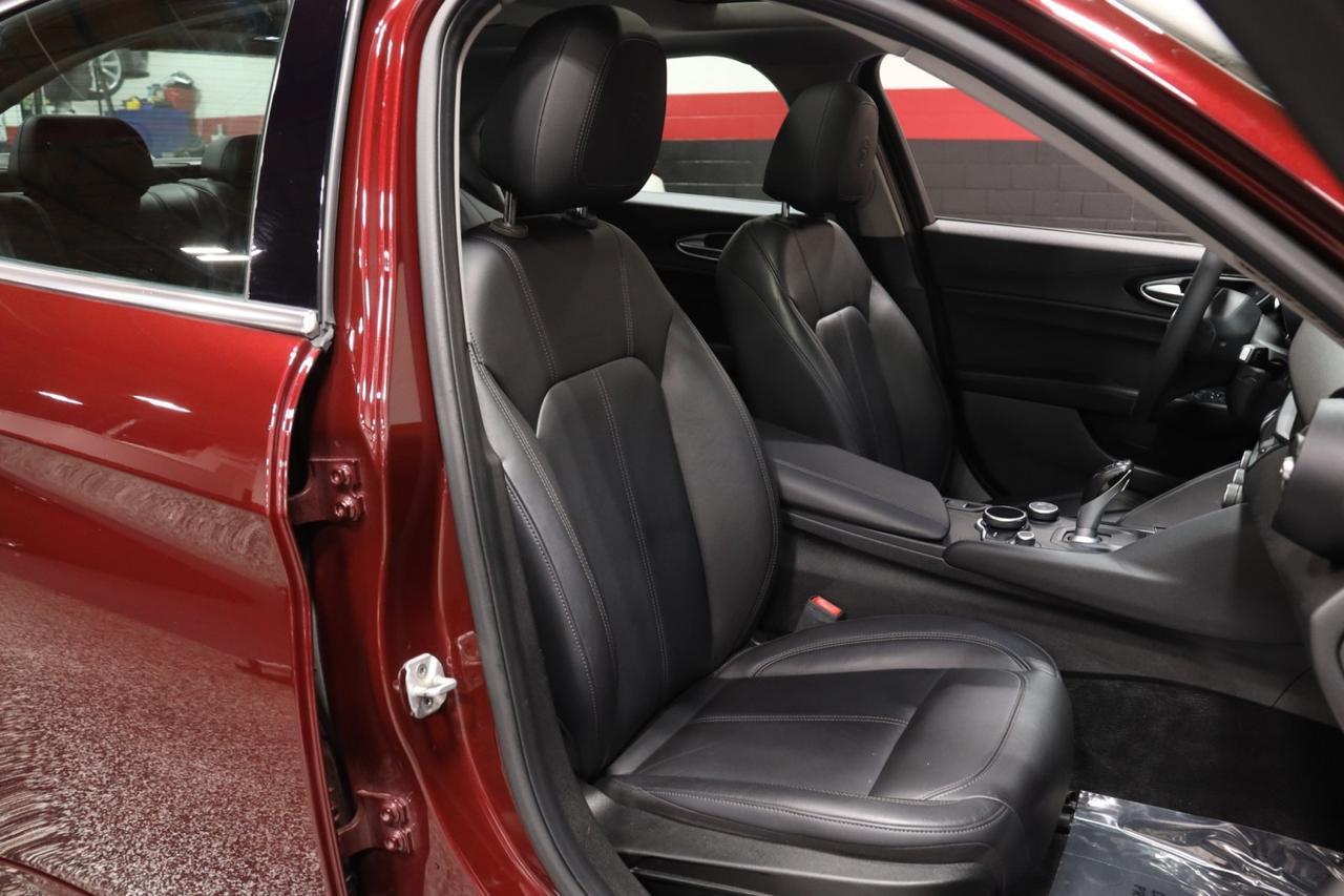 2017 Alfa Romeo Giulia w/Navigation 4dr Sedan Skokie IL