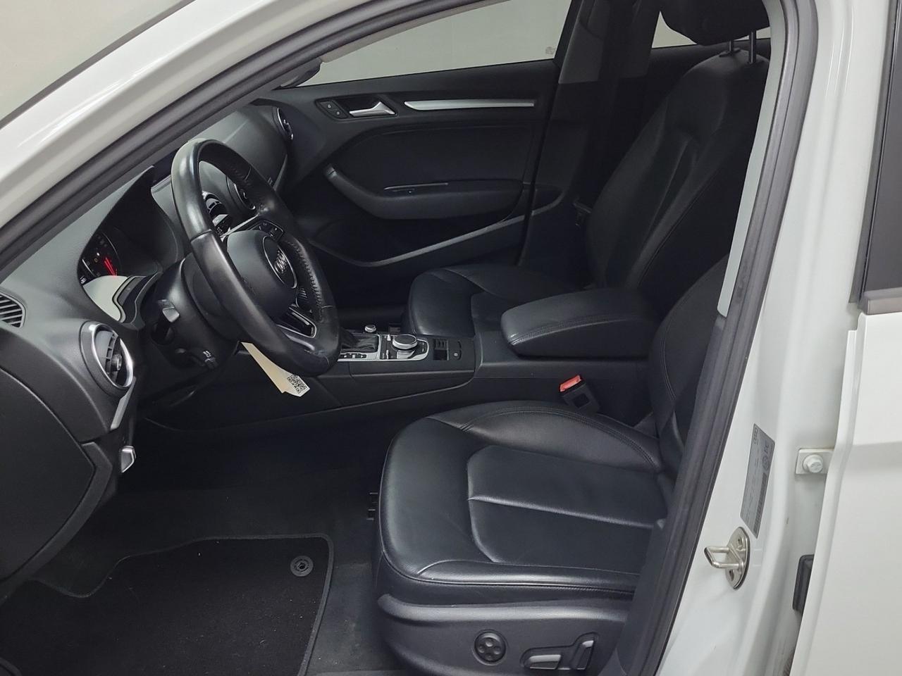 2017 Audi A3 2.0T Komfort | SUNROOF | XENONHEADLIGHTS | LEATHER | POWER AND HEATED SEATS | NO ACCIDENT Toronto ON