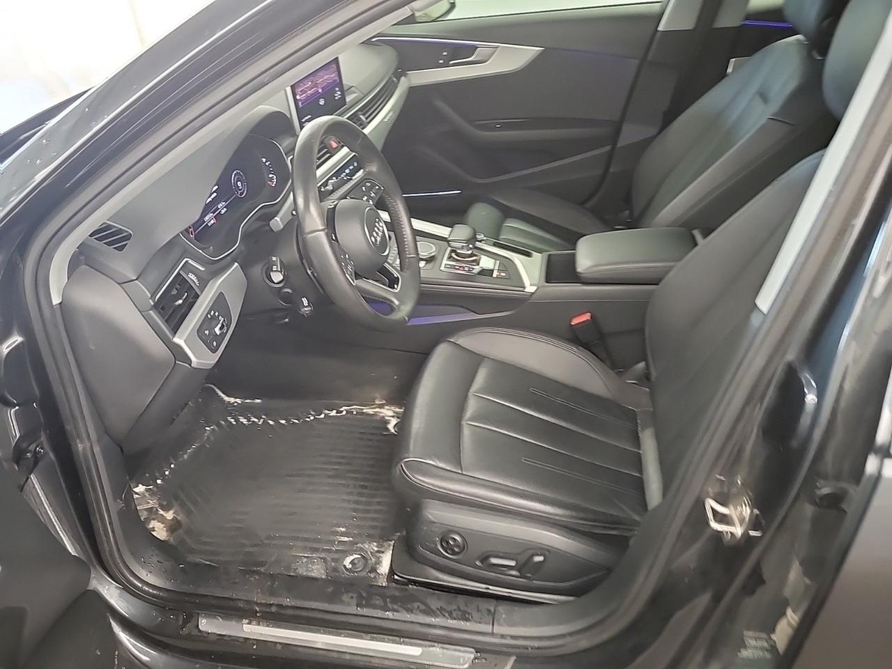2017 Audi A4 Technik | QUATTRO | SUNROOF | POWER AND MEMORY SEATS | AMBIENTLIGHTS | NAVI | BACKUPCAM Toronto ON