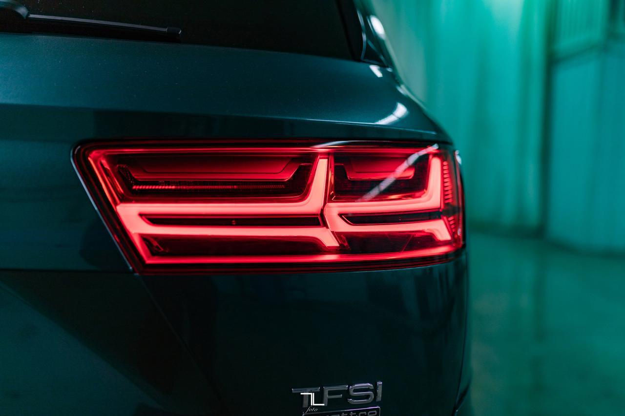 2017 Audi Q7 Quattro Technik S-Line Leather Roof Nav BCam Red Deer AB