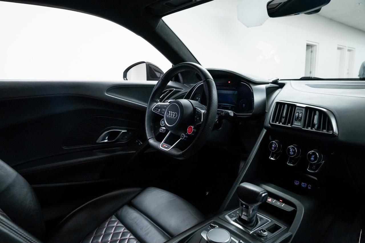 2017 Audi R8 5.2 Plus PPF Diamond Stitch Leather Dynamic Steering Portland OR