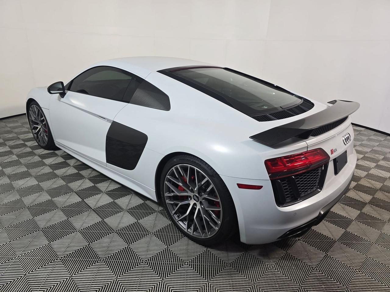2017 Audi R8 5.2 Plus quattro Diamond Stitch Leather Dynamic Steering Portland OR