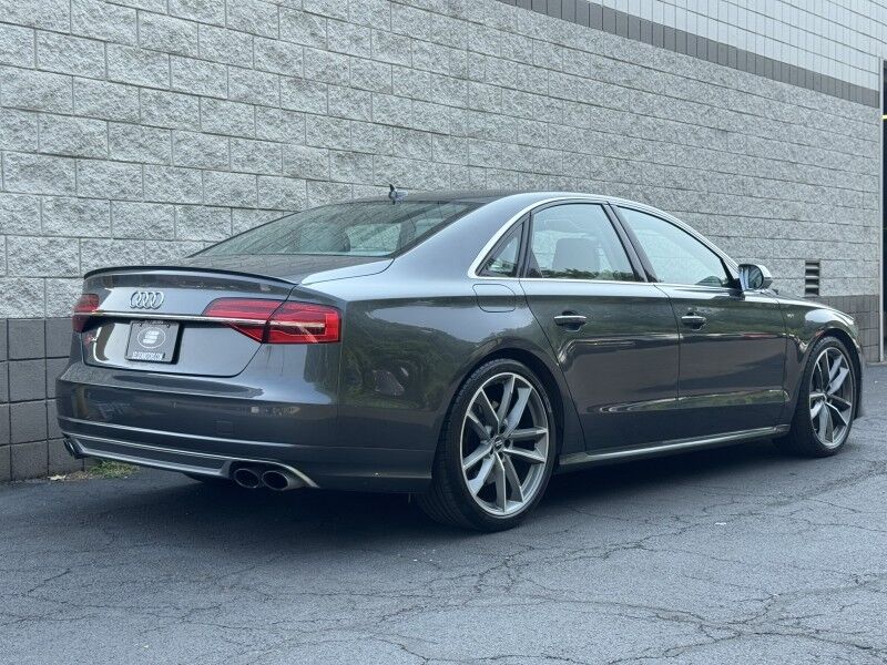 2017 Audi S8 plus