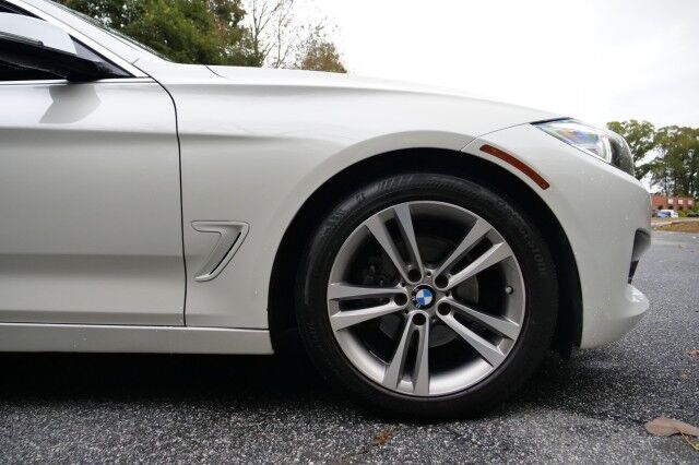 2017 BMW 330i xDrive Gran Turismo / Technology PKG / Cold Weather PKG! High Point NC