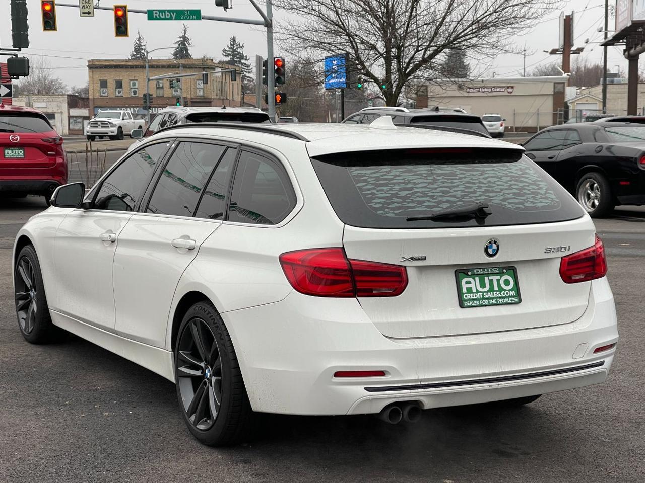 2017 BMW 330i xDrive