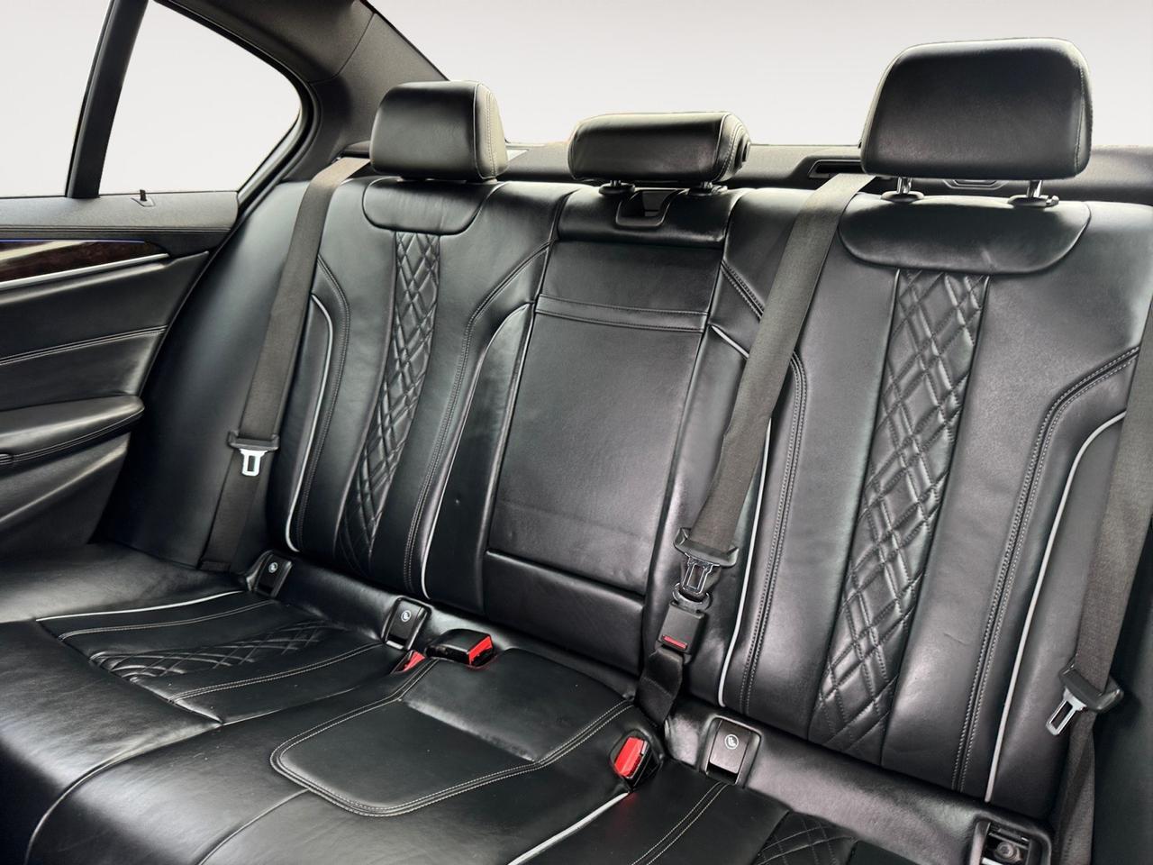 2017 BMW 5 Series 540i, MASSAGE SEATS, HEATED & COOLED SEATS, SUNROOF, HARMAN/KARDON SPEAKERS, KEYLESS START, APPLE CAR PLAY, NAVIGATION, CLEAN CARFAX, LUXURY AND STYLE- TAKE HOME YOUR DREAM CAR TODAY!!! Norfolk VA