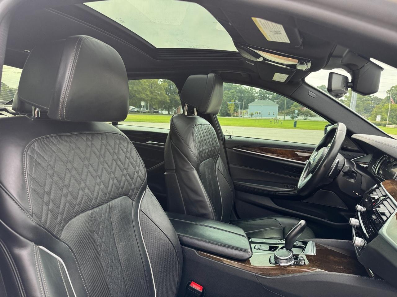 2017 BMW 5 Series 540i, MASSAGE SEATS, HEATED & COOLED SEATS, SUNROOF, HARMAN/KARDON SPEAKERS, KEYLESS START, APPLE CAR PLAY, NAVIGATION, CLEAN CARFAX, LUXURY AND STYLE- TAKE HOME YOUR DREAM CAR TODAY!!! Norfolk VA
