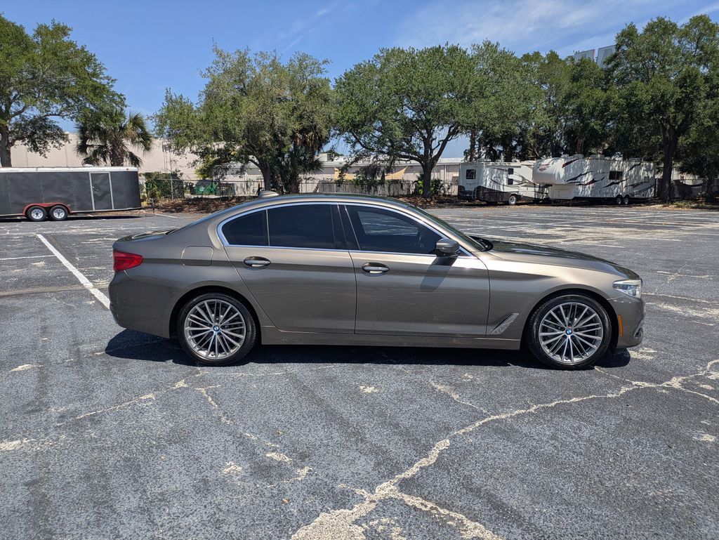 2017 BMW 5 Series 540i