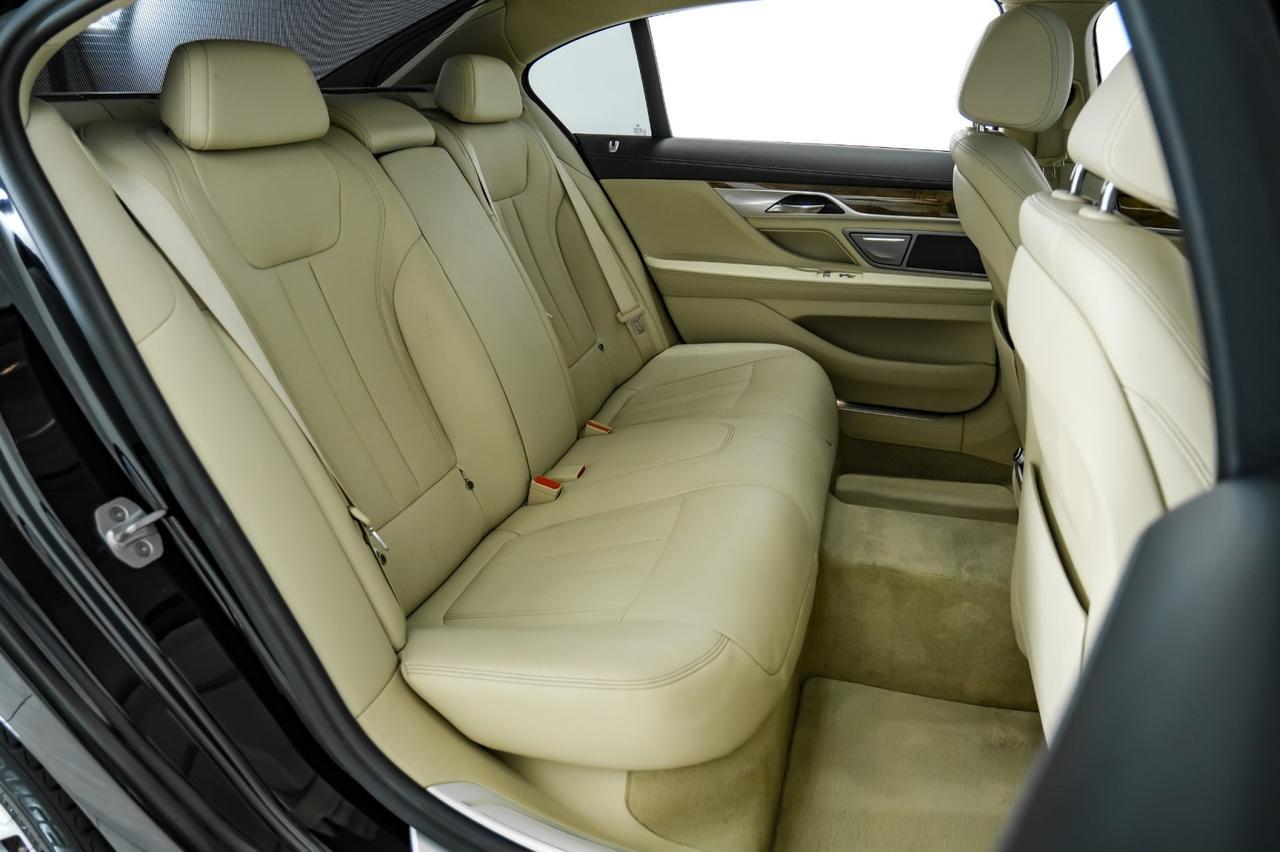 2017 BMW 740i xDrive AWD BLIND SPOT ASSIST SUNROOF LEATHER HEATED SEATS REAR CAMERA KEYLESS START BLUETOOTH Carrollton TX