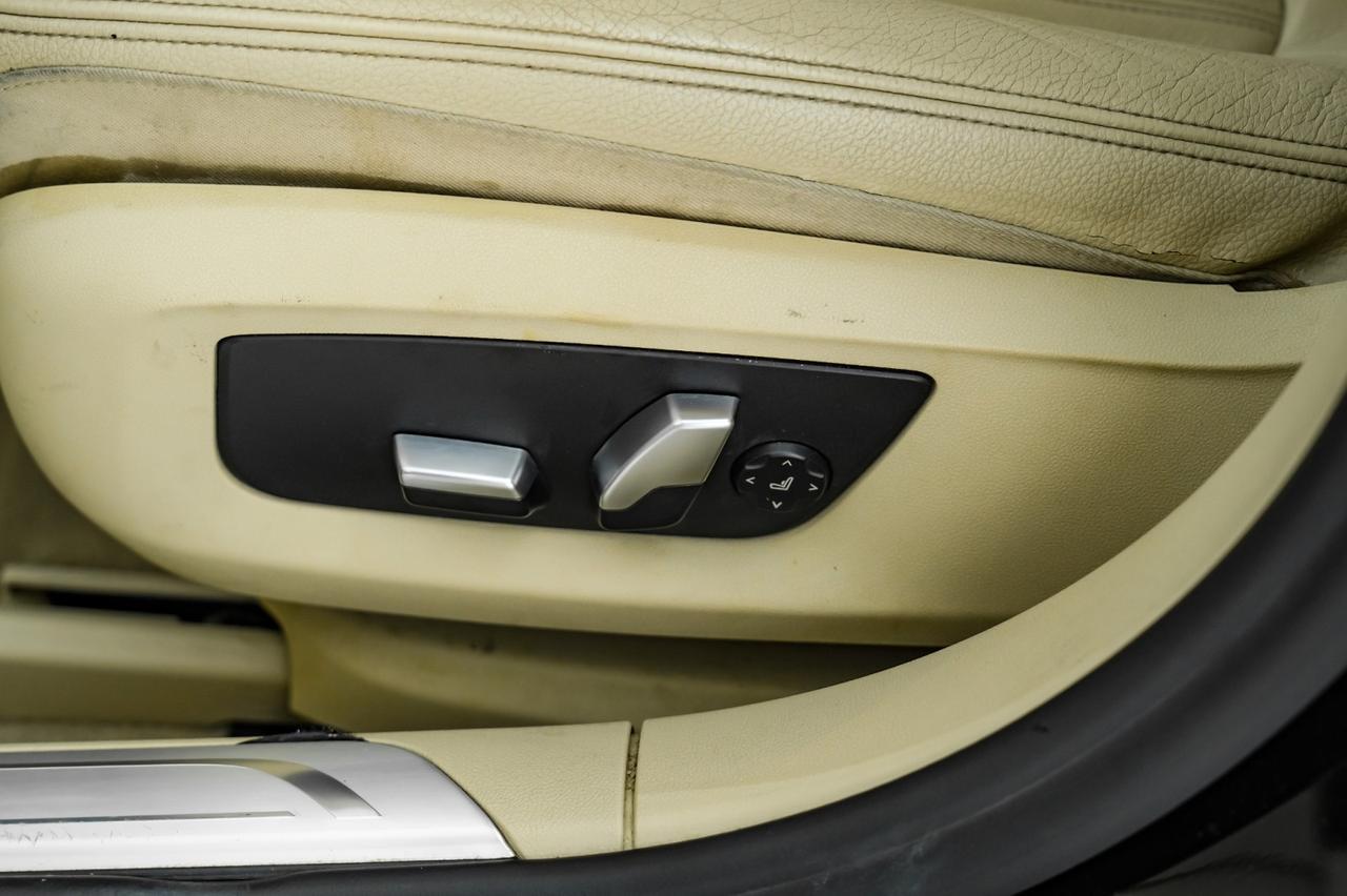 2017 BMW 740i xDrive AWD BLIND SPOT ASSIST SUNROOF LEATHER HEATED SEATS REAR CAMERA KEYLESS START BLUETOOTH Carrollton TX