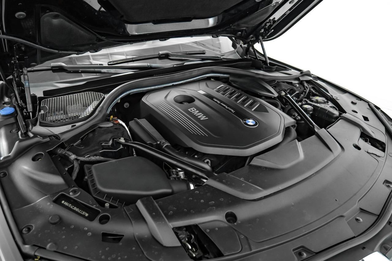 2017 BMW 740i xDrive AWD BLIND SPOT ASSIST SUNROOF LEATHER HEATED SEATS REAR CAMERA KEYLESS START BLUETOOTH Carrollton TX