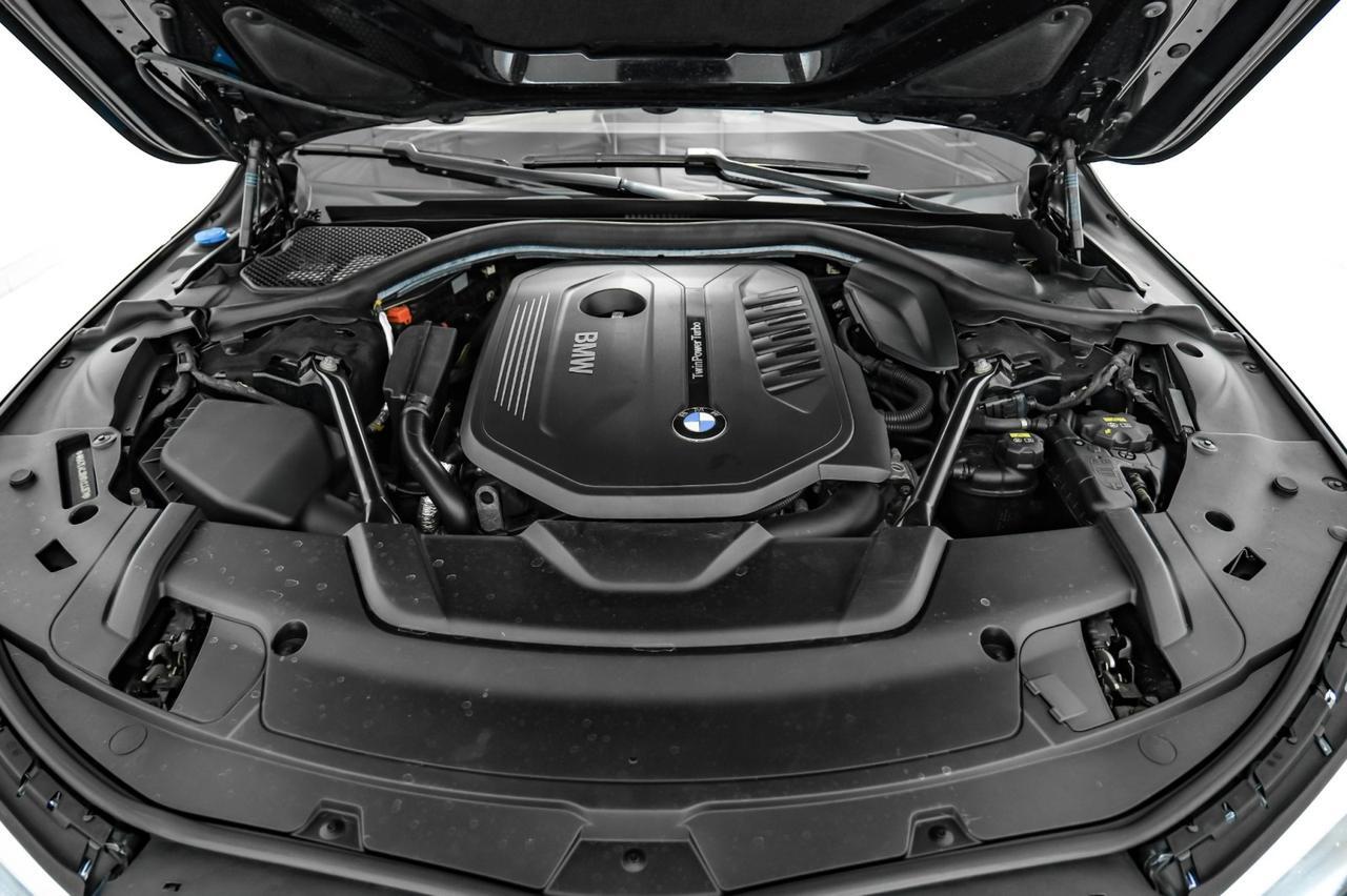 2017 BMW 740i xDrive AWD BLIND SPOT ASSIST SUNROOF LEATHER HEATED SEATS REAR CAMERA KEYLESS START BLUETOOTH Carrollton TX