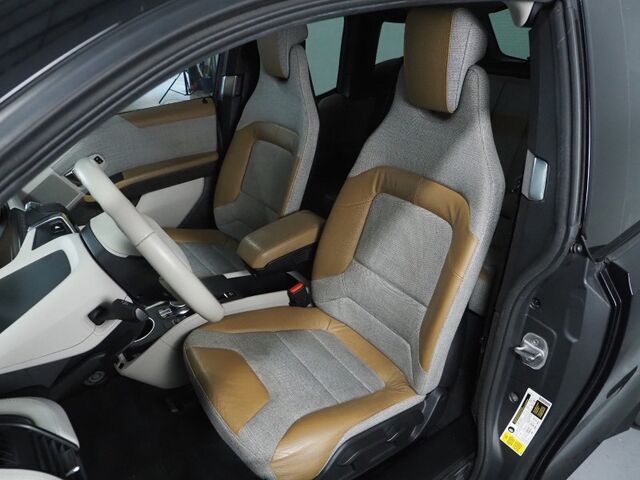 2017 BMW i3 Giga World w/Range Extender *MOONROOF, NAVIGATION, DRIVING ASSISTANT, ADAPTIVE CRUISE, LEATHER, HEATED SEATS, COMFORT ACCESS, HARMAN/KARDON, BLUETOOTH PHONE & AUDIO Round Rock TX