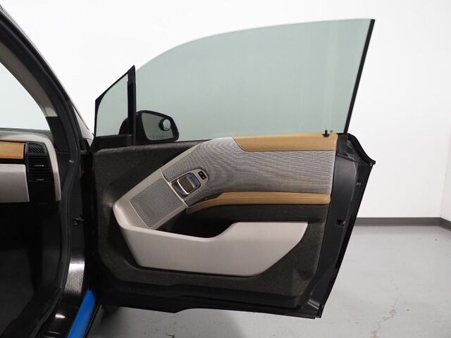 2017 BMW i3 Giga World w/Range Extender *MOONROOF, NAVIGATION, DRIVING ASSISTANT, ADAPTIVE CRUISE, LEATHER, HEATED SEATS, COMFORT ACCESS, HARMAN/KARDON, BLUETOOTH PHONE & AUDIO Round Rock TX