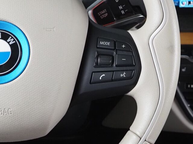 2017 BMW i3 Giga World w/Range Extender *MOONROOF, NAVIGATION, DRIVING ASSISTANT, ADAPTIVE CRUISE, LEATHER, HEATED SEATS, COMFORT ACCESS, HARMAN/KARDON, BLUETOOTH PHONE & AUDIO Round Rock TX