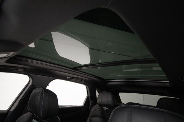 2017 Bentley Bentayga W12 ($258,115 MSRP) *ONLY 14,000 MILES* *1-OWNER SINCE NEW* *LOADED* San Diego CA