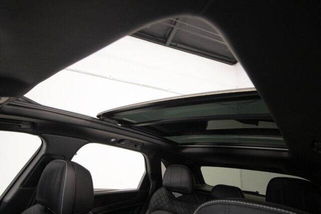 2017 Bentley Bentayga W12 ($258,115 MSRP) *ONLY 14,000 MILES* *1-OWNER SINCE NEW* *LOADED* San Diego CA