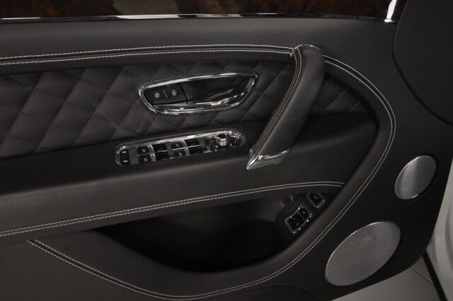 2017 Bentley Bentayga W12 ($258,115 MSRP) *ONLY 14,000 MILES* *1-OWNER SINCE NEW* *LOADED* San Diego CA