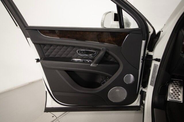 2017 Bentley Bentayga W12 ($258,115 MSRP) *ONLY 14,000 MILES* *1-OWNER SINCE NEW* *LOADED* San Diego CA