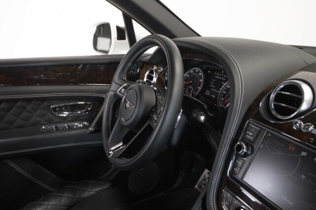 2017 Bentley Bentayga W12 ($258,115 MSRP) *ONLY 14,000 MILES* *1-OWNER SINCE NEW* *LOADED* San Diego CA