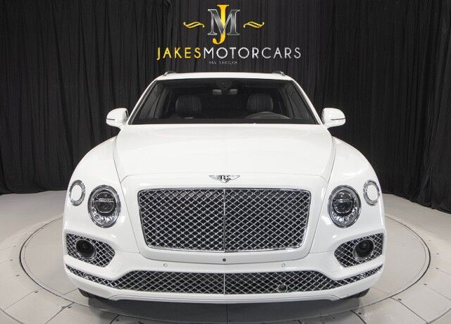 2017 Bentley Bentayga W12 ($258,115 MSRP) *ONLY 14,000 MILES* *1-OWNER SINCE NEW* *LOADED* San Diego CA