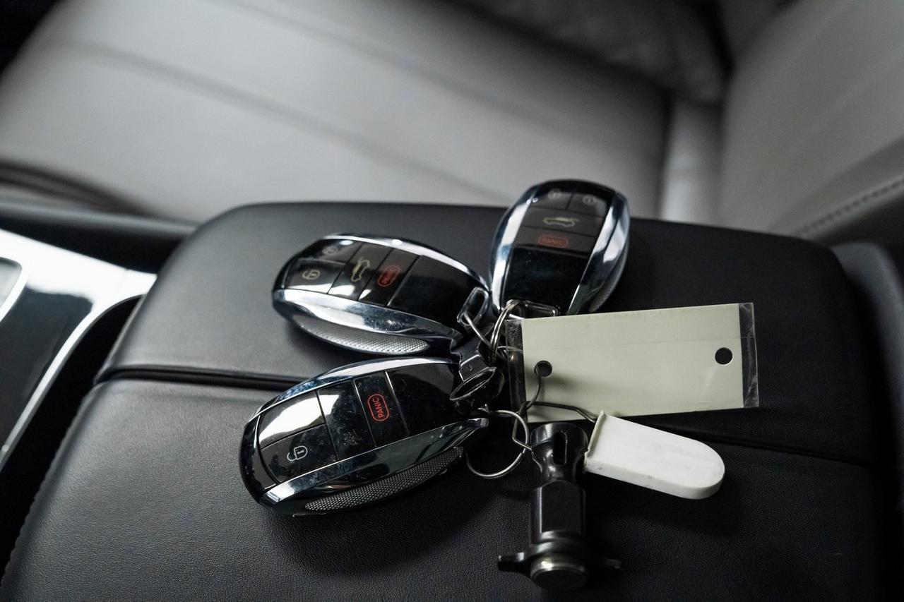 2017 Bentley Bentayga W12 Heated Seats Moonroof Portland OR