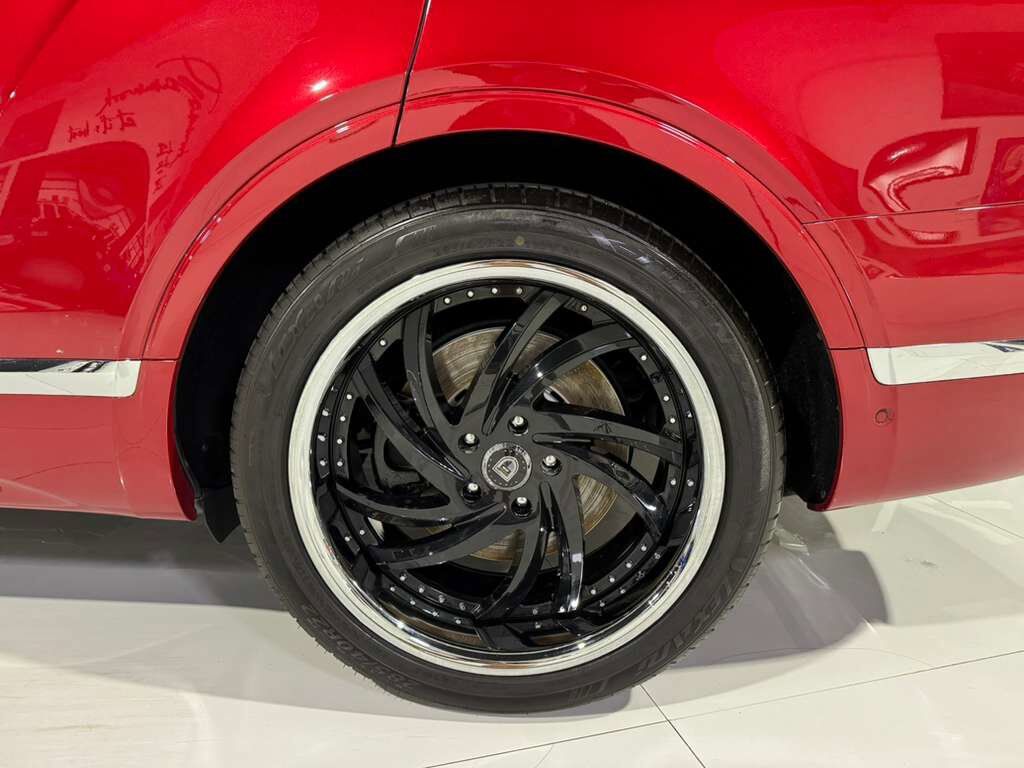 2017 Bentley Bentayga W12 Rubino Red paint, Naim for Bentley audio system AND MUCH MUCH MORE!! Fort Lauderdale FL