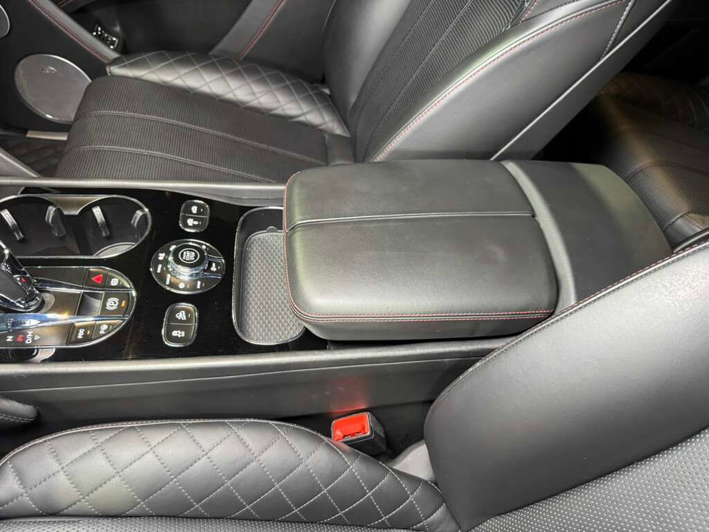 2017 Bentley Bentayga W12 Rubino Red paint, Naim for Bentley audio system AND MUCH MUCH MORE!! Fort Lauderdale FL