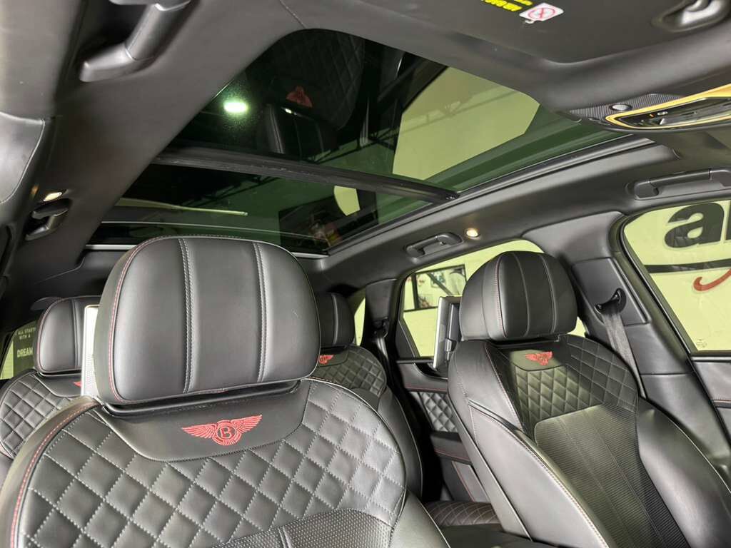 2017 Bentley Bentayga W12 Rubino Red paint, Naim for Bentley audio system AND MUCH MUCH MORE!! Fort Lauderdale FL
